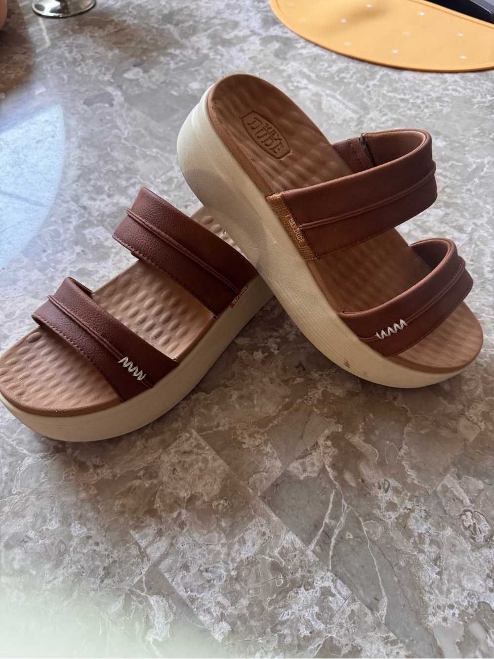 Hey Dude Women’s Brown Double-Strap Platform Slide Sandals